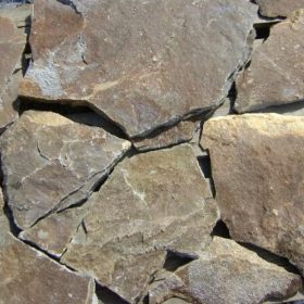   Barna andezit szabálytalan burkolókő 1-4cm változó  (400019)