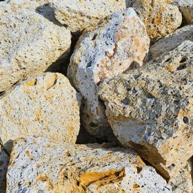 Sziklakerti kő Sárga tufa (400037)