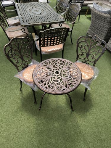 Alumínium asztal 60x60 +szék bronz + párna