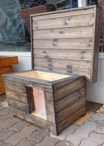 Kutyaház szigetelt, lapos tetős, belméret 26x46 cm