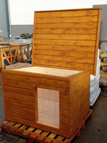 Kutyaház szigetelt, lapos tetős, belméret 66x86 cm